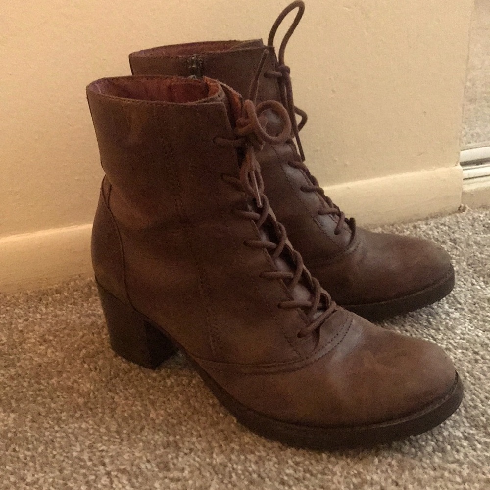 Size 40 Dansko boot